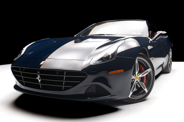 Used 2016 Ferrari California T RWD image 33