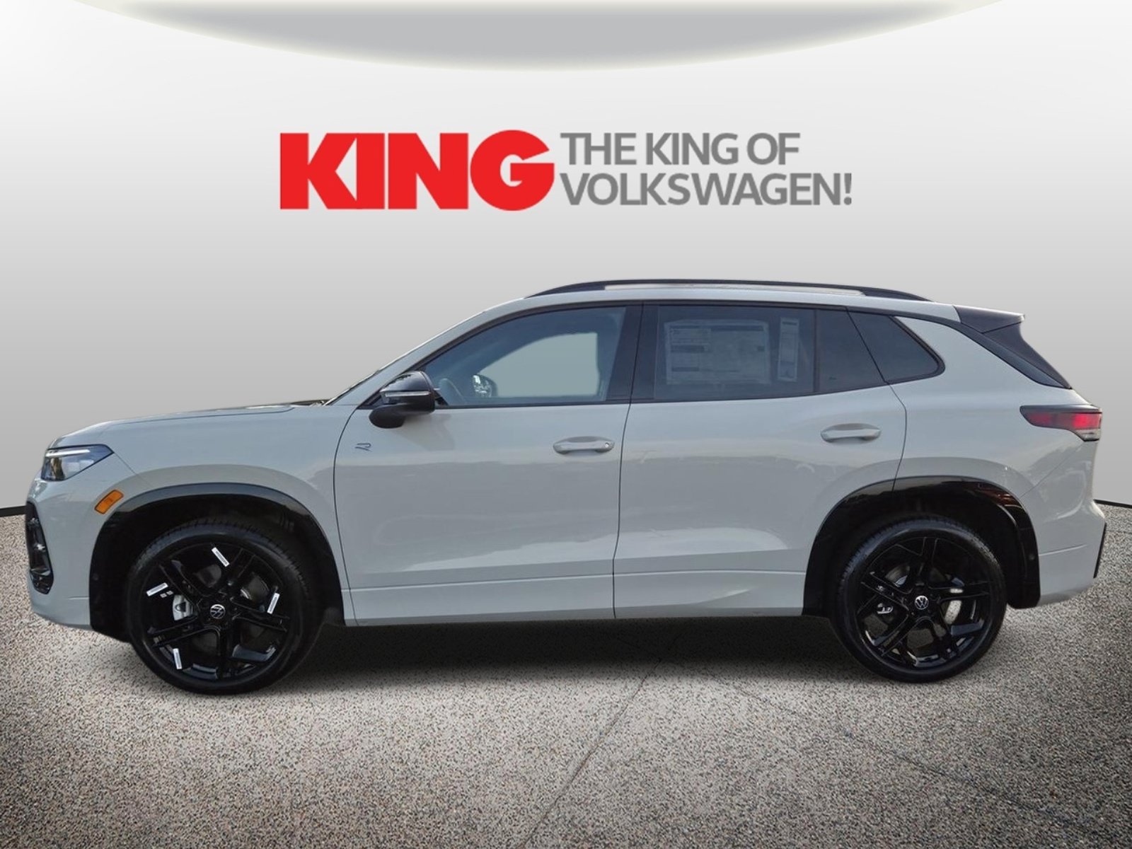 New 2026 Volkswagen Tiguan SE R-Line AWD/4WD image 7