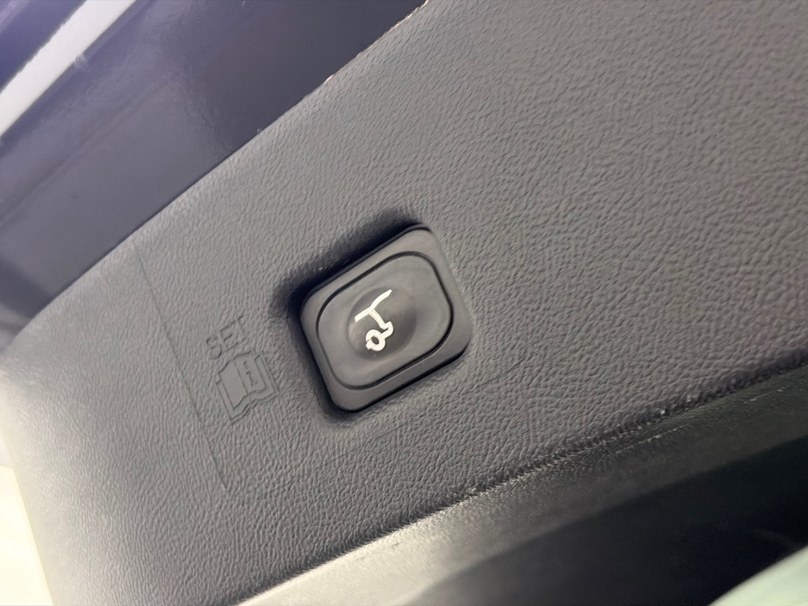Used 2022 Lincoln Nautilus Reserve FWD image 9