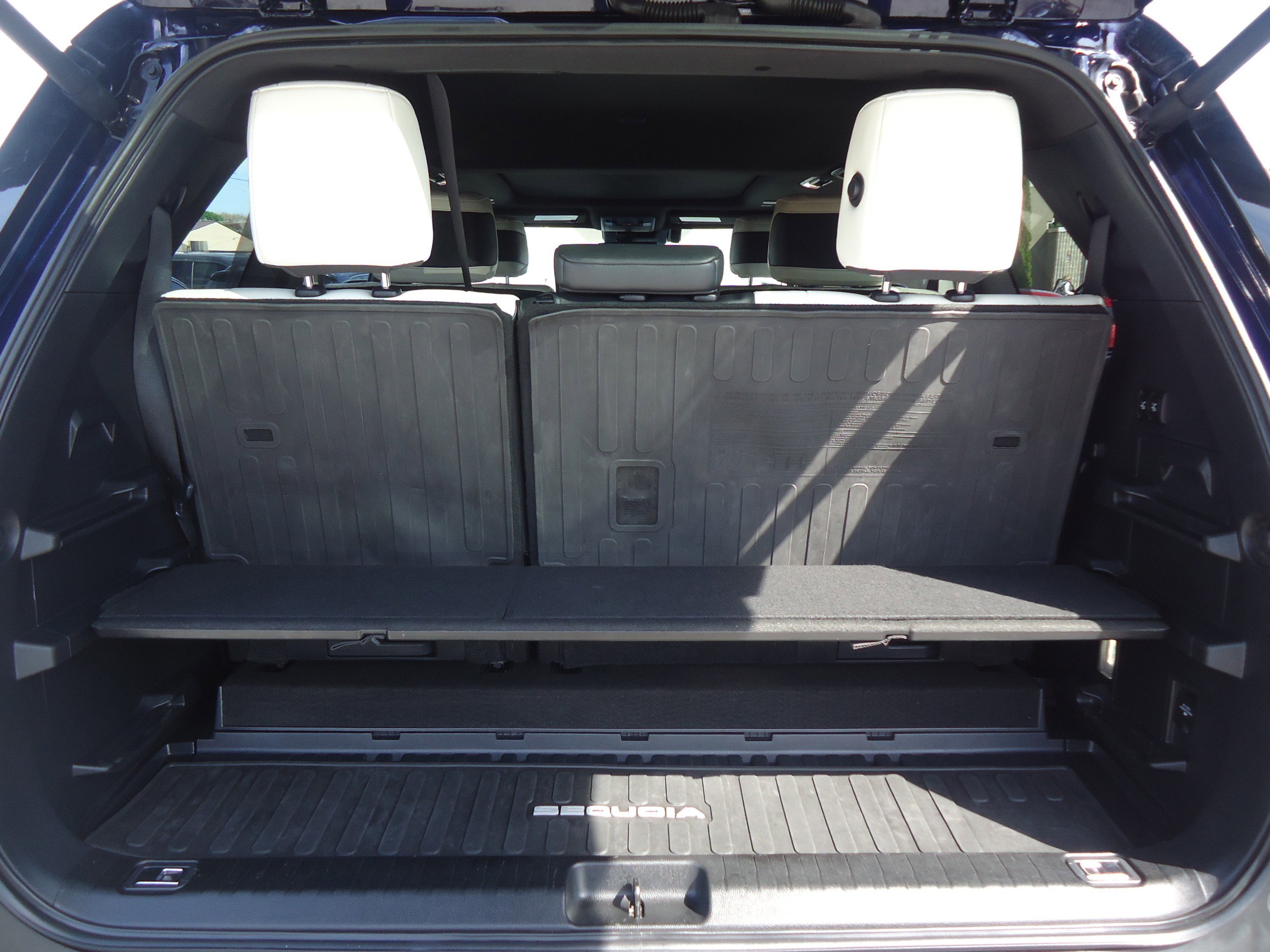 Used 2023 Toyota Sequoia Capstone AWD/4WD image 37