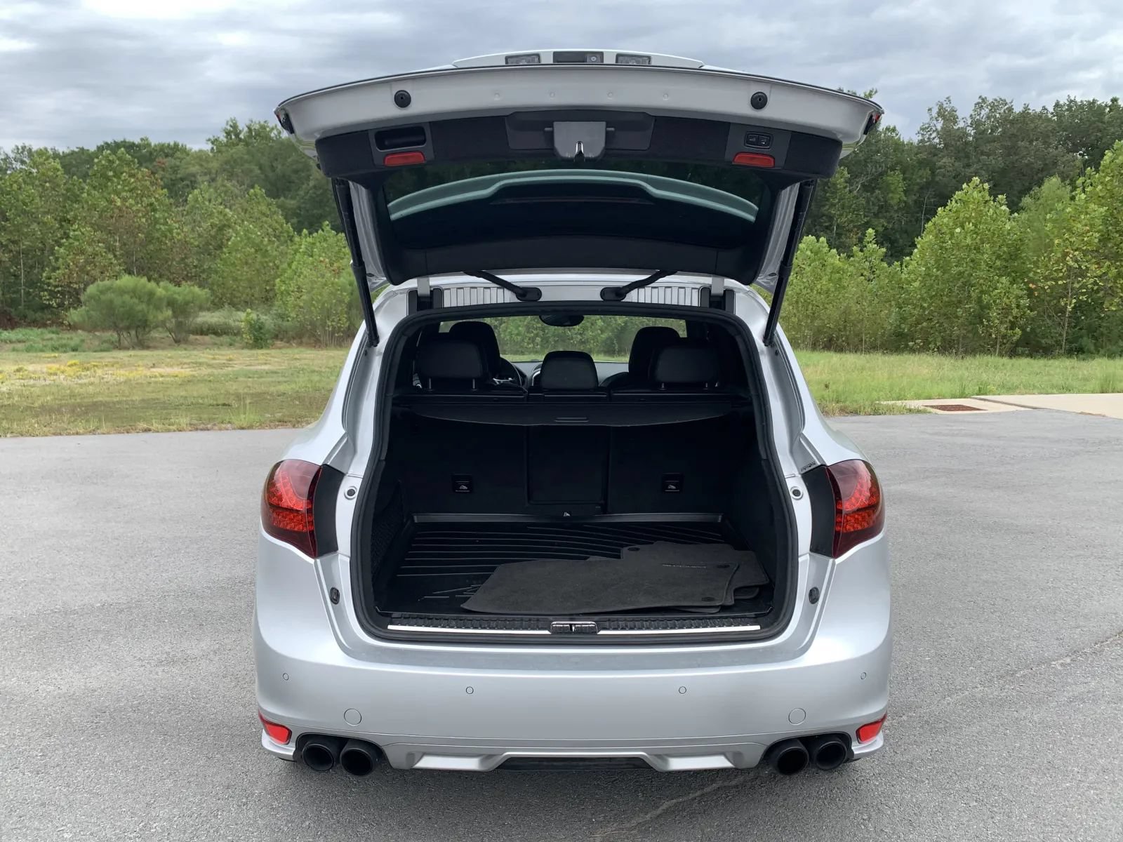 Used 2013 Porsche Cayenne GTS AWD/4WD image 9