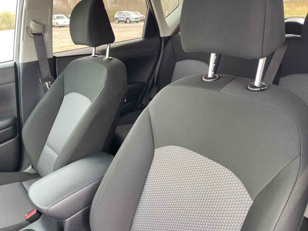 Used 2024 Kia Soul LX w/ Option Group 015 image 6