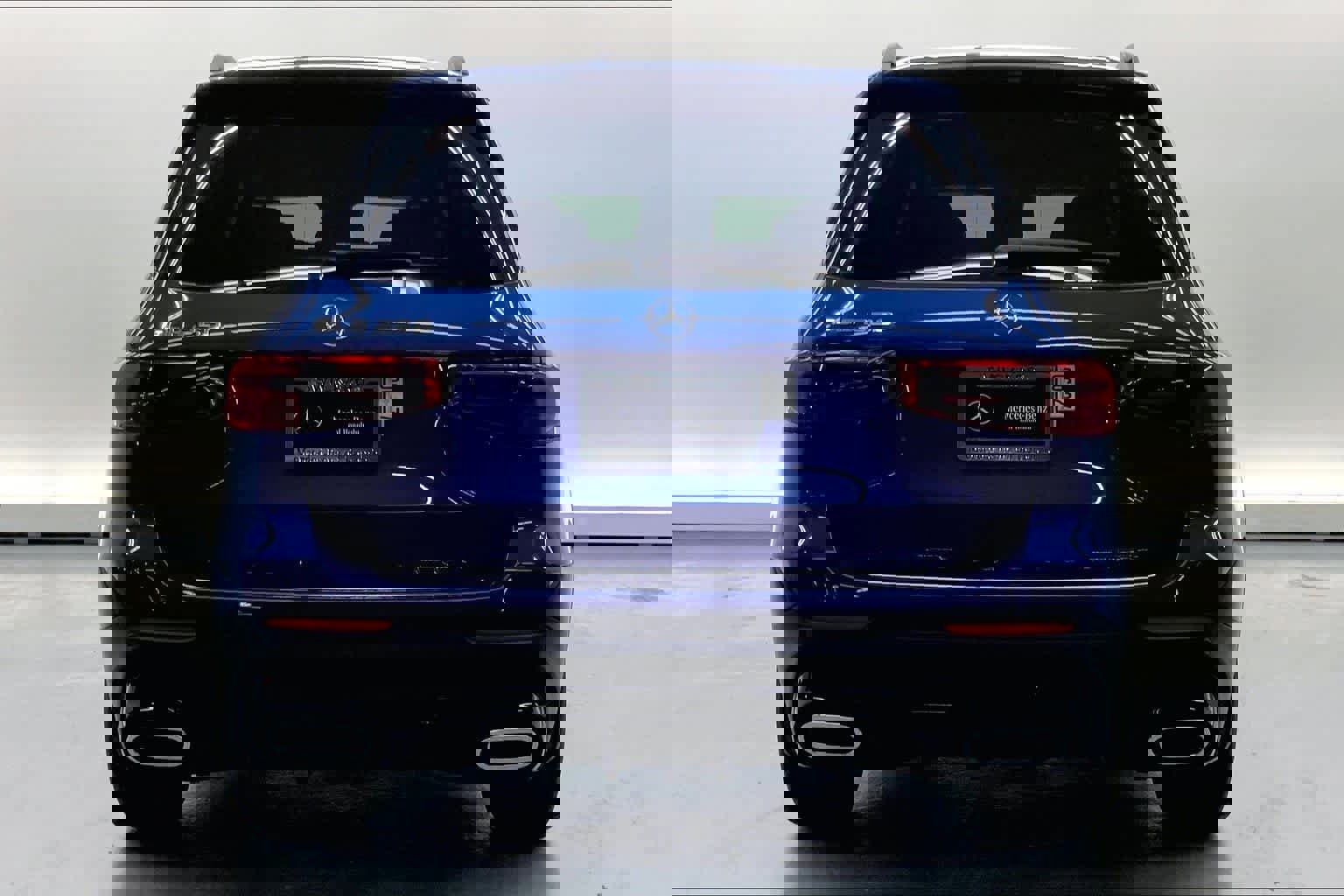 Used 2025 Mercedes-Benz GLB 250 image 3