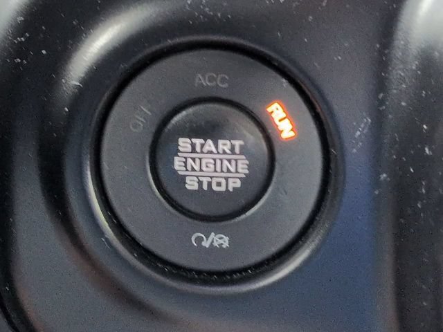 Used 2022 Jeep Wrangler Unlimited Sahara w/ Cold Weather Group AWD/4WD image 31