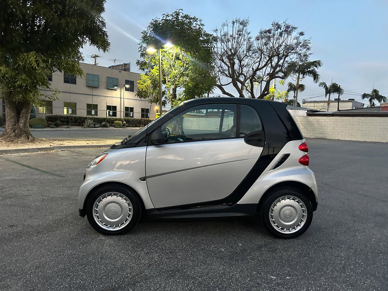 Used 2014 smart fortwo pure image 2