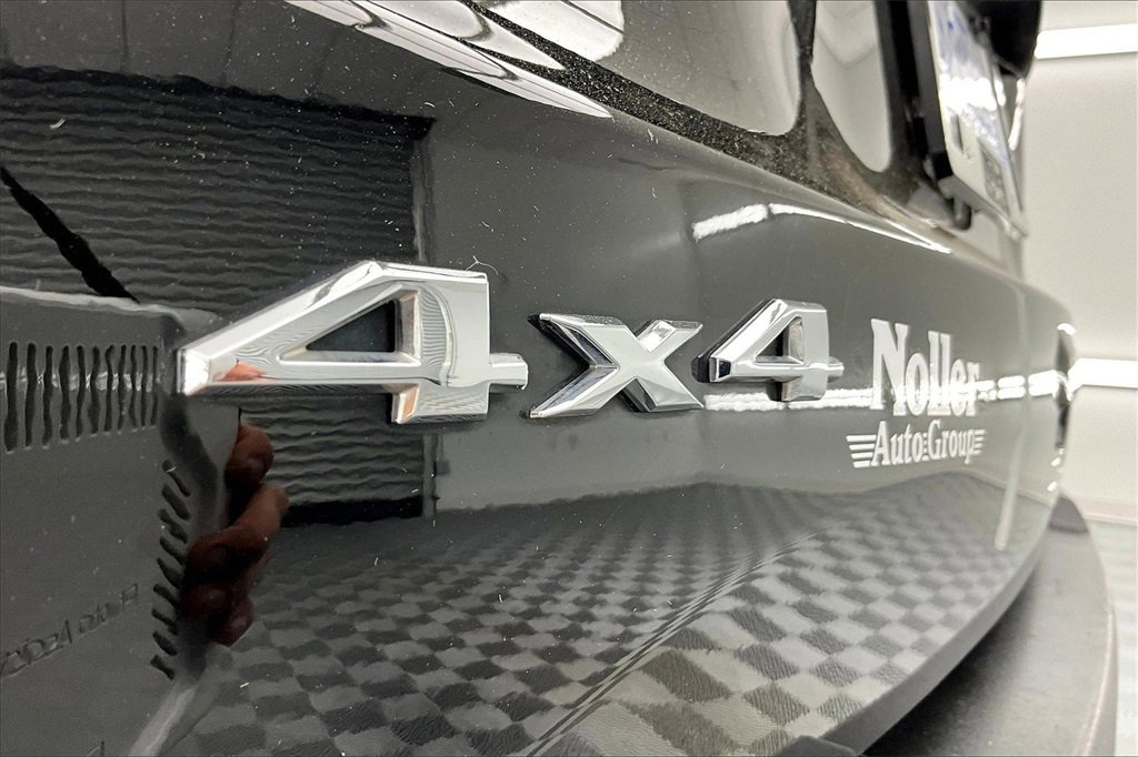 Used 2023 Jeep Renegade Limited image 8