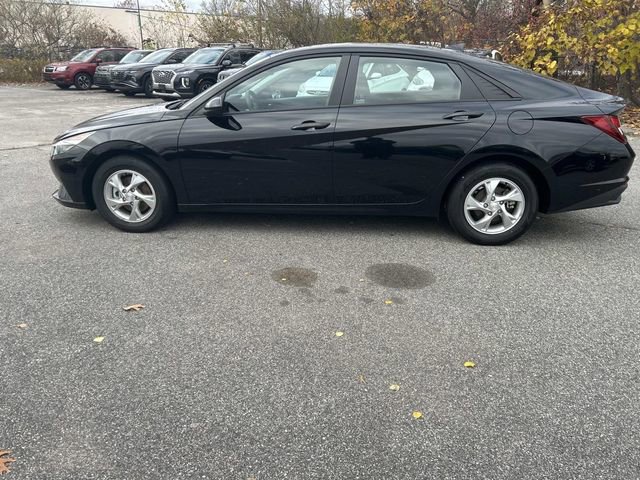 Certified 2023 Hyundai Elantra SE w/ Cargo Package image 6