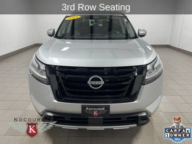 Used 2024 Nissan Pathfinder SL w/ Black Appearance Package AWD/4WD image 2