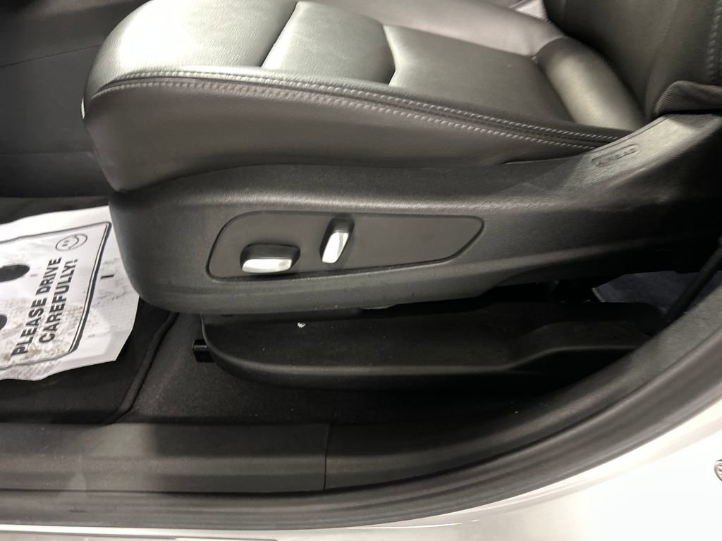 Used 2023 Cadillac XT6 Luxury image 13