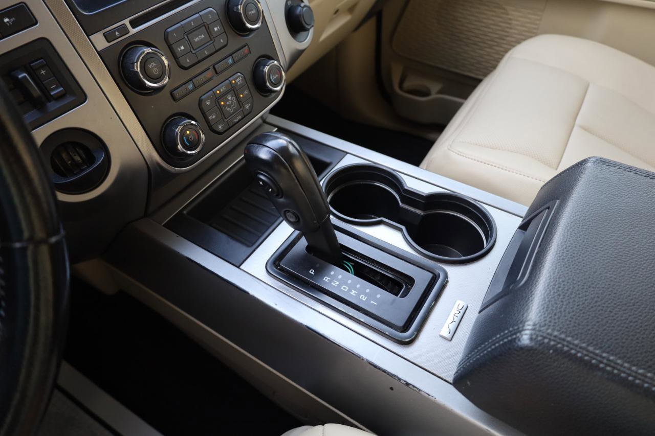 Used 2016 Ford Expedition XLT w/ Equipment Group 202A RWD image 11