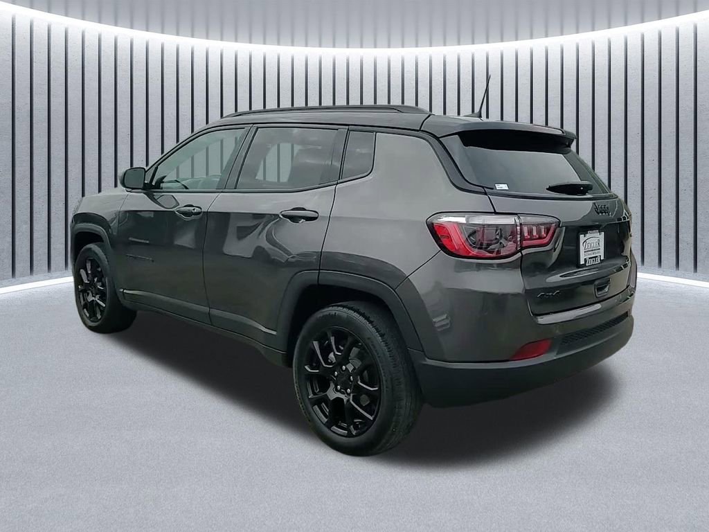 Used 2023 Jeep Compass Altitude w/ Convenience Group image 13