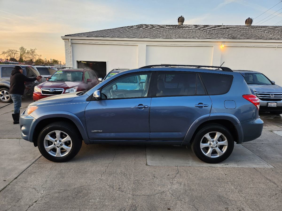 Used 2011 Toyota RAV4 Limited image 2