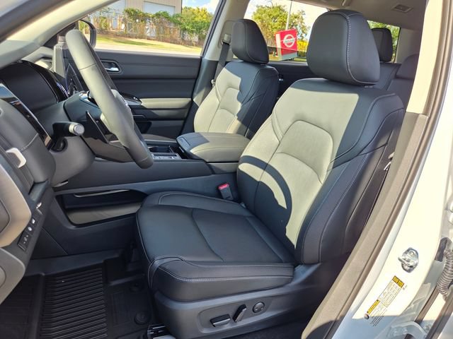 New 2026 Nissan Pathfinder SL FWD image 9