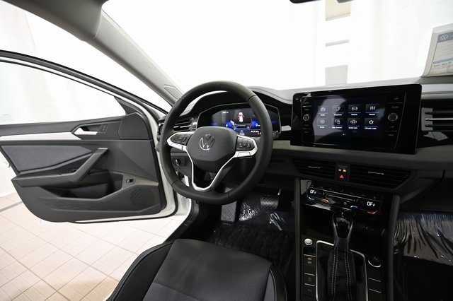 New 2025 Volkswagen Jetta SE image 24