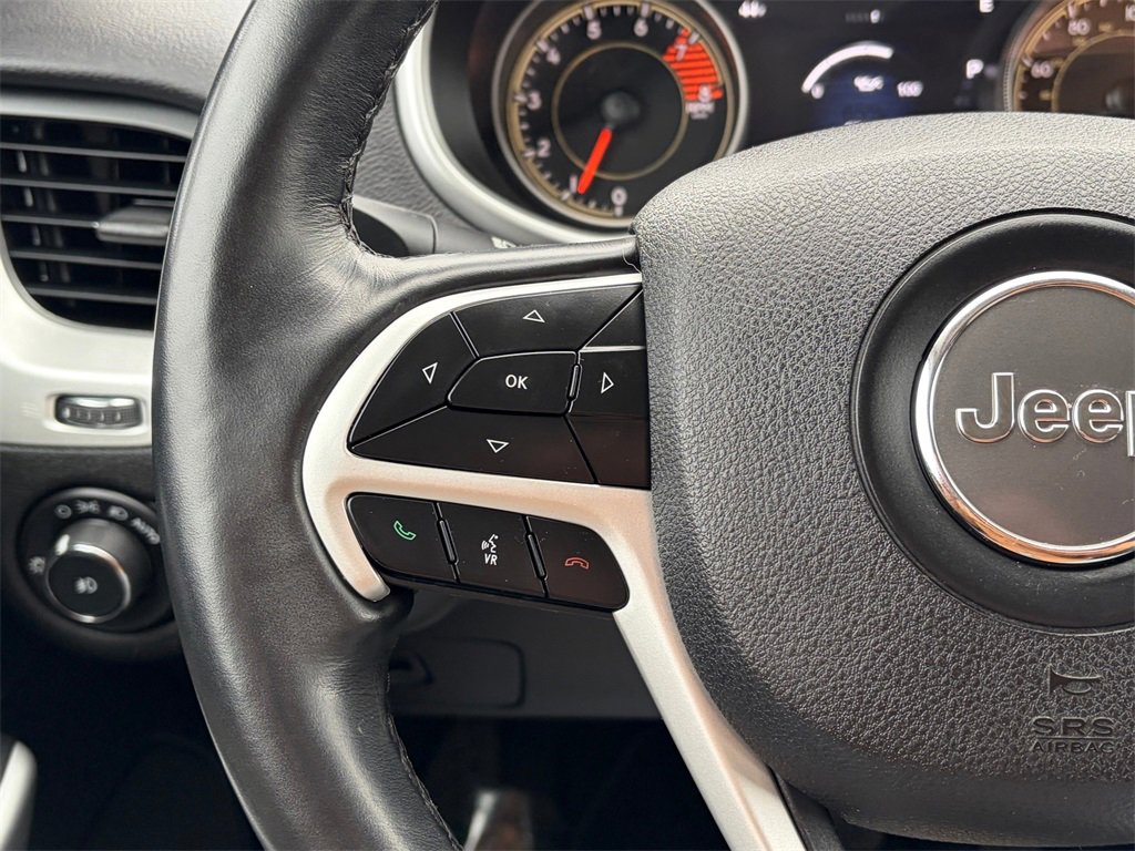 Used 2018 Jeep Cherokee Limited w/ Luxury Group image 12