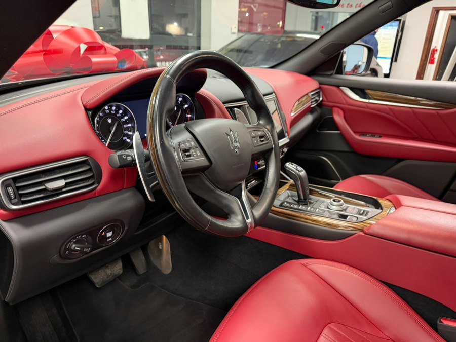 Used 2022 Maserati Levante GT AWD/4WD image 27