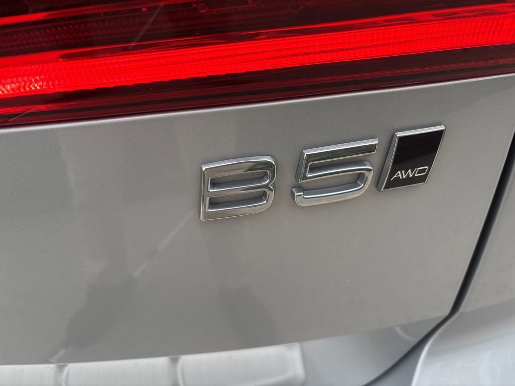 Certified 2023 Volvo XC60 B5 Core w/ Climate Package AWD/4WD image 9