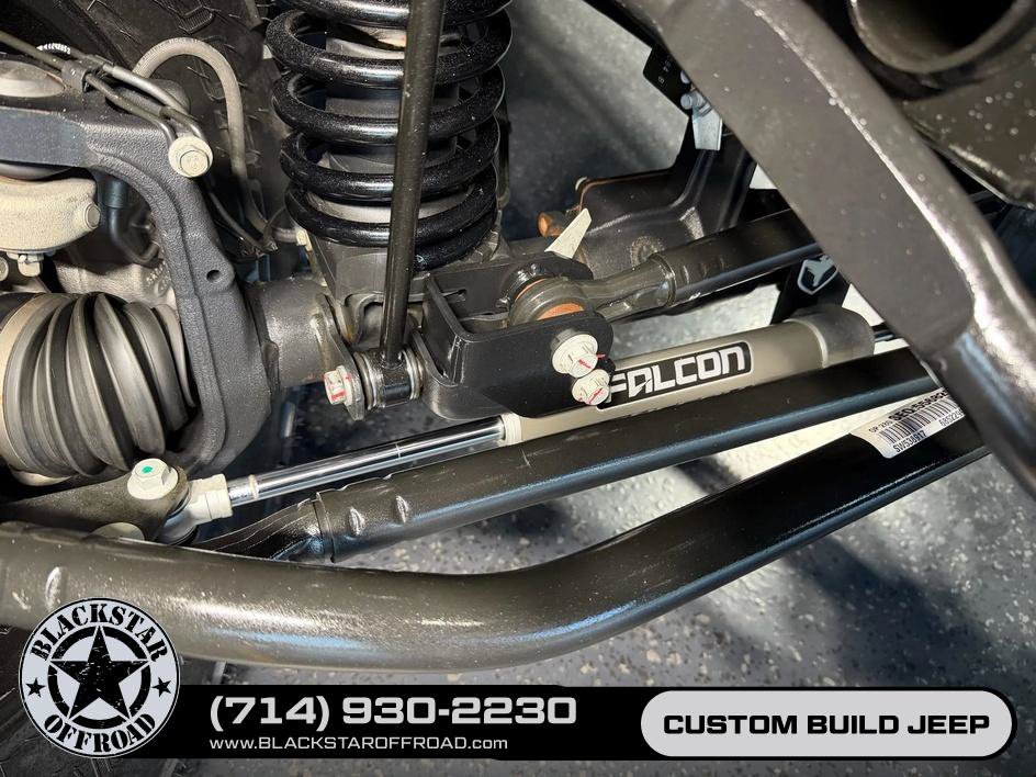 Used 2025 Jeep Wrangler Unlimited Rubicon AWD/4WD image 29