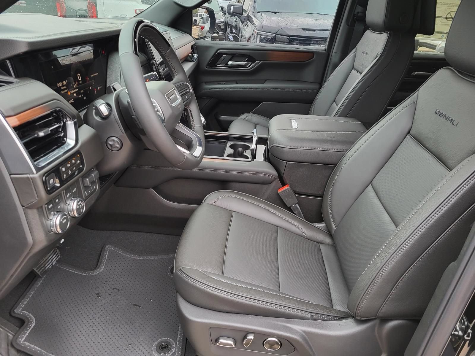 New 2026 GMC Yukon XL Denali w/ Advanced Technology Package AWD/4WD image 8