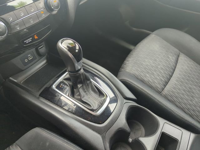 Used 2019 Nissan Rogue S AWD/4WD image 28