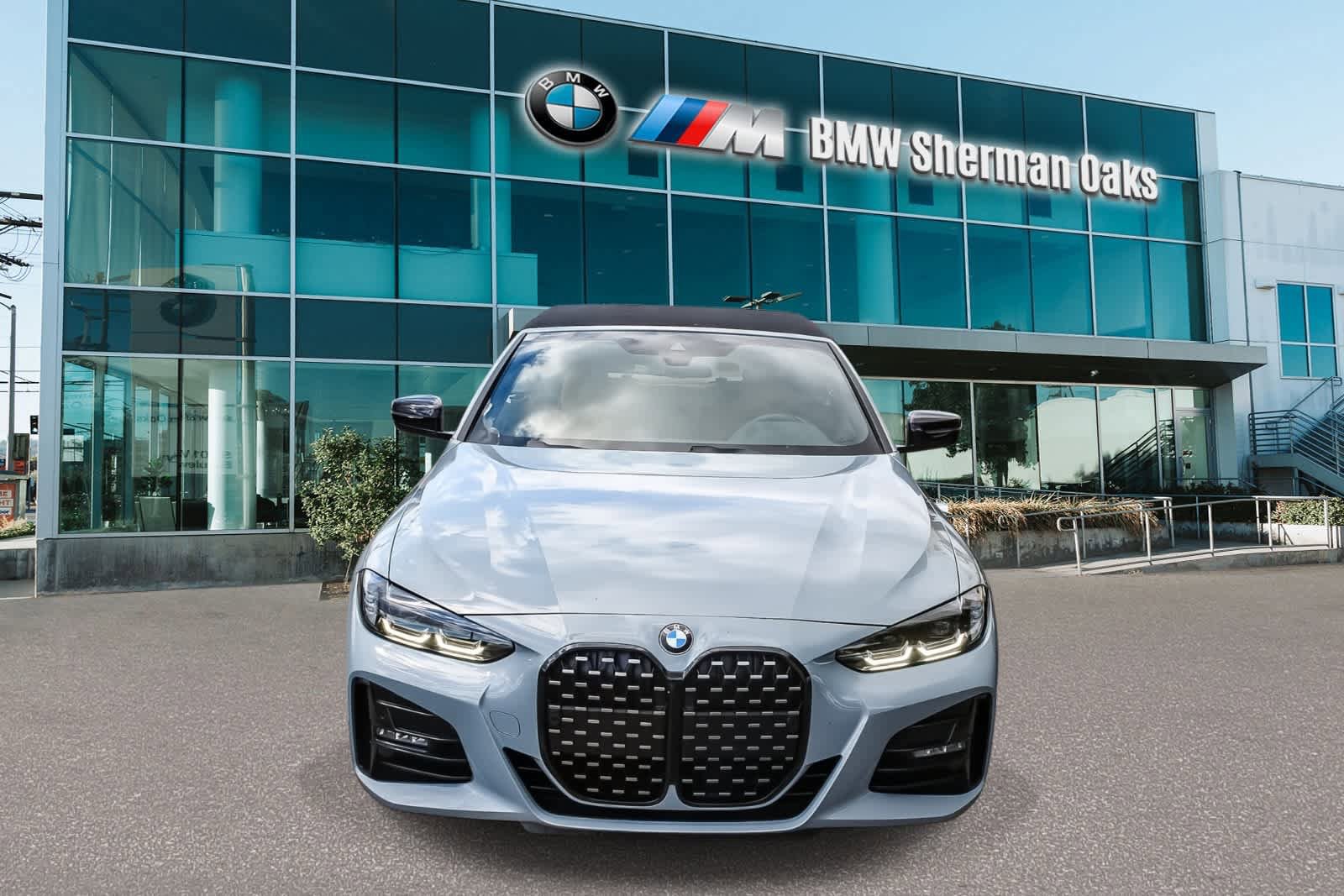 Certified 2023 BMW 430i Convertible w/ M Sport Package RWD image 2