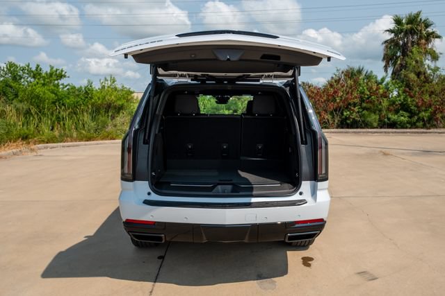 New 2026 Cadillac Escalade Sport AWD/4WD image 7