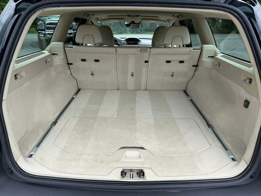 Used 2016 Volvo XC70 T5 Premier w/ Proximity Package image 41