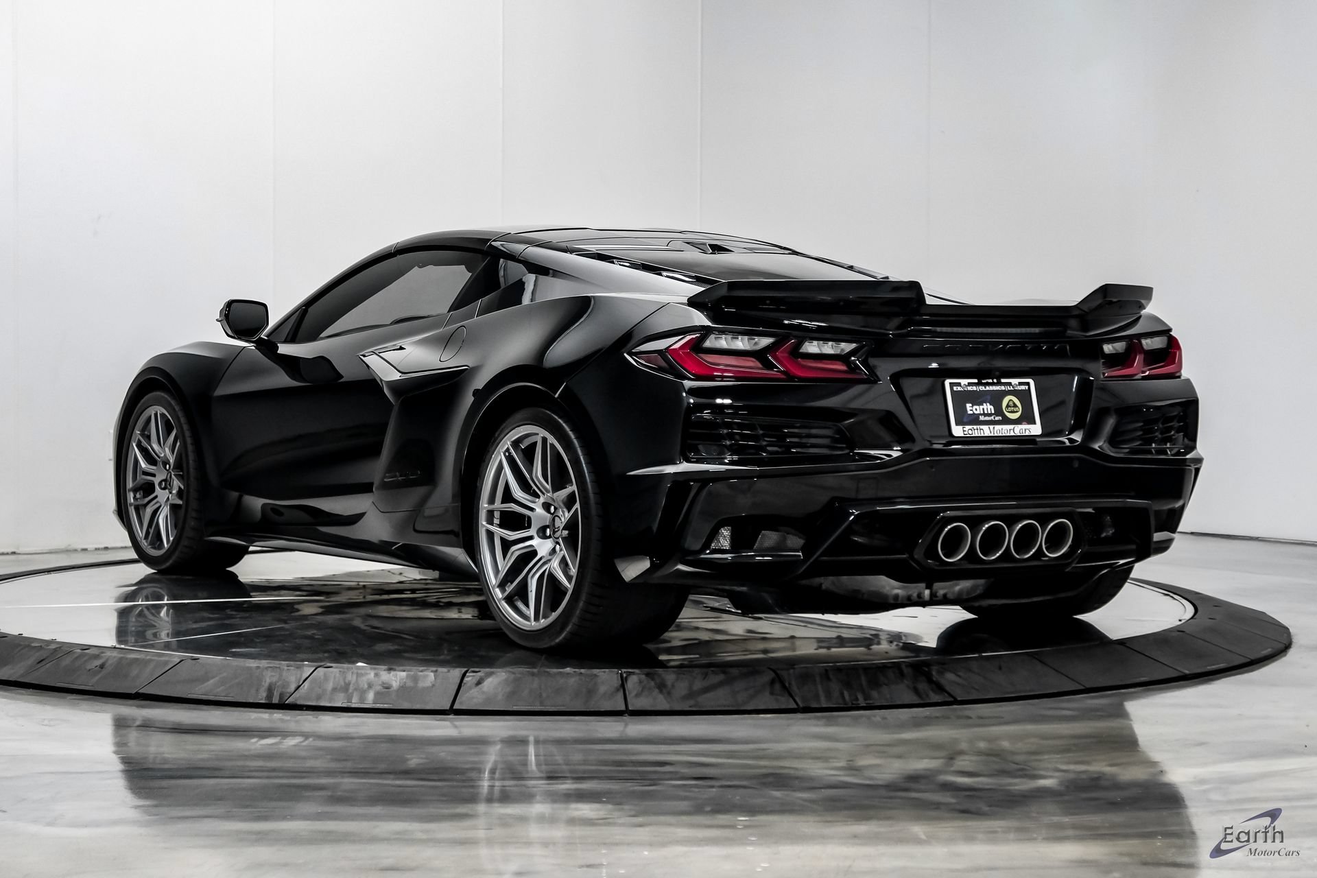 Used 2024 Chevrolet Corvette Z06 RWD image 14