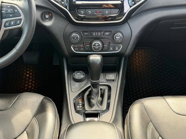 Used 2022 Jeep Cherokee Limited w/ Elite Package AWD/4WD image 10