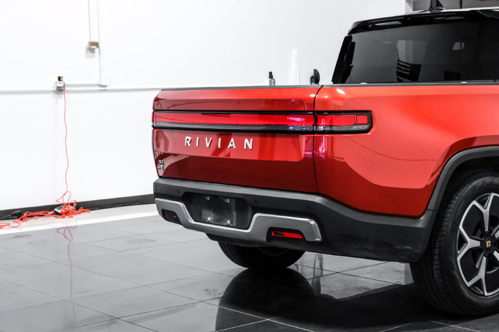 Used 2023 Rivian R1T Adventure Dual AWD/4WD image 13