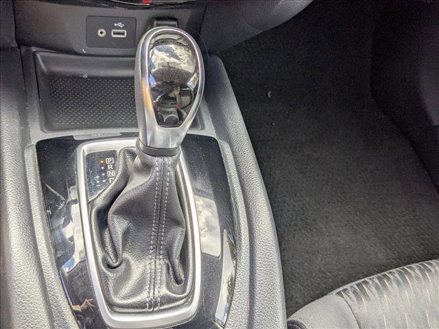 Used 2018 Nissan Rogue S image 11