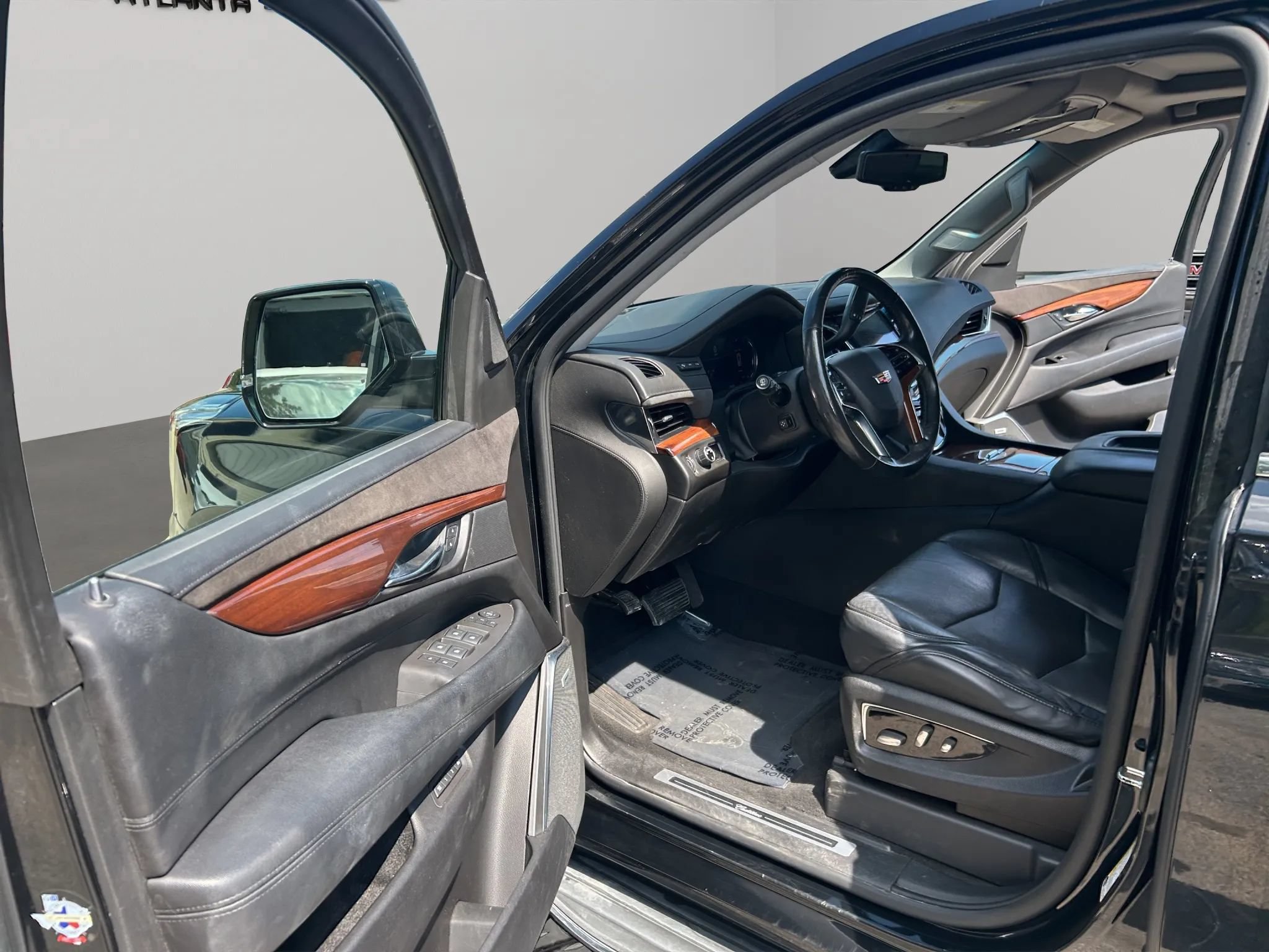 Used 2016 Cadillac Escalade Luxury RWD image 21