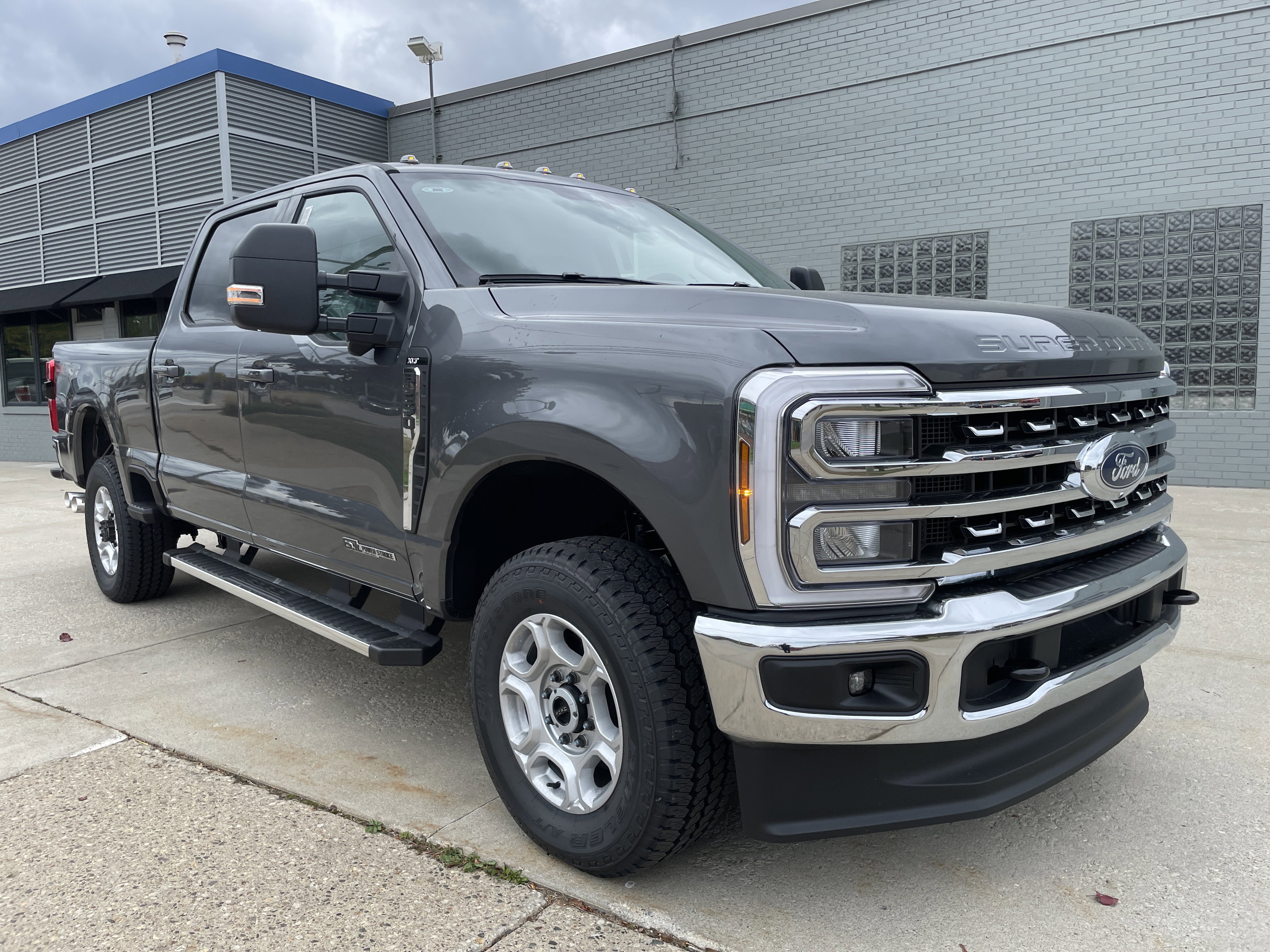 New 2026 Ford F250 4x4 Crew Cab Super Duty image 2