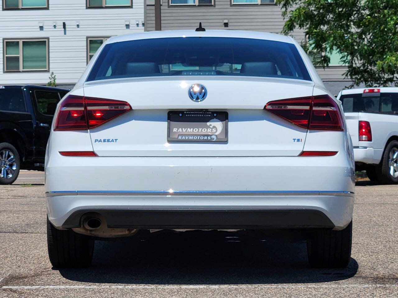 Used 2019 Volkswagen Passat 2.0T Wolfsburg w/ Wheels & Sunroof Package FWD image 9