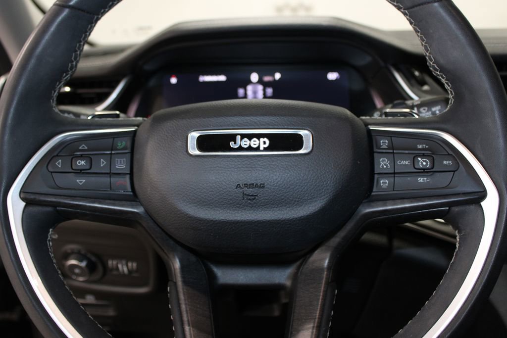 Used 2023 Jeep Grand Cherokee Limited image 29