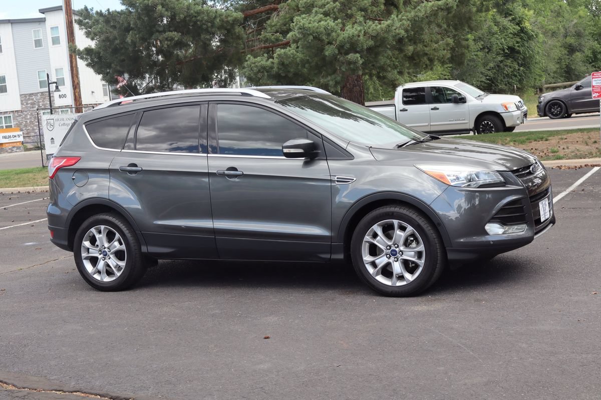 Used 2015 Ford Escape Titanium w/ Equipment Group 301A AWD/4WD image 2