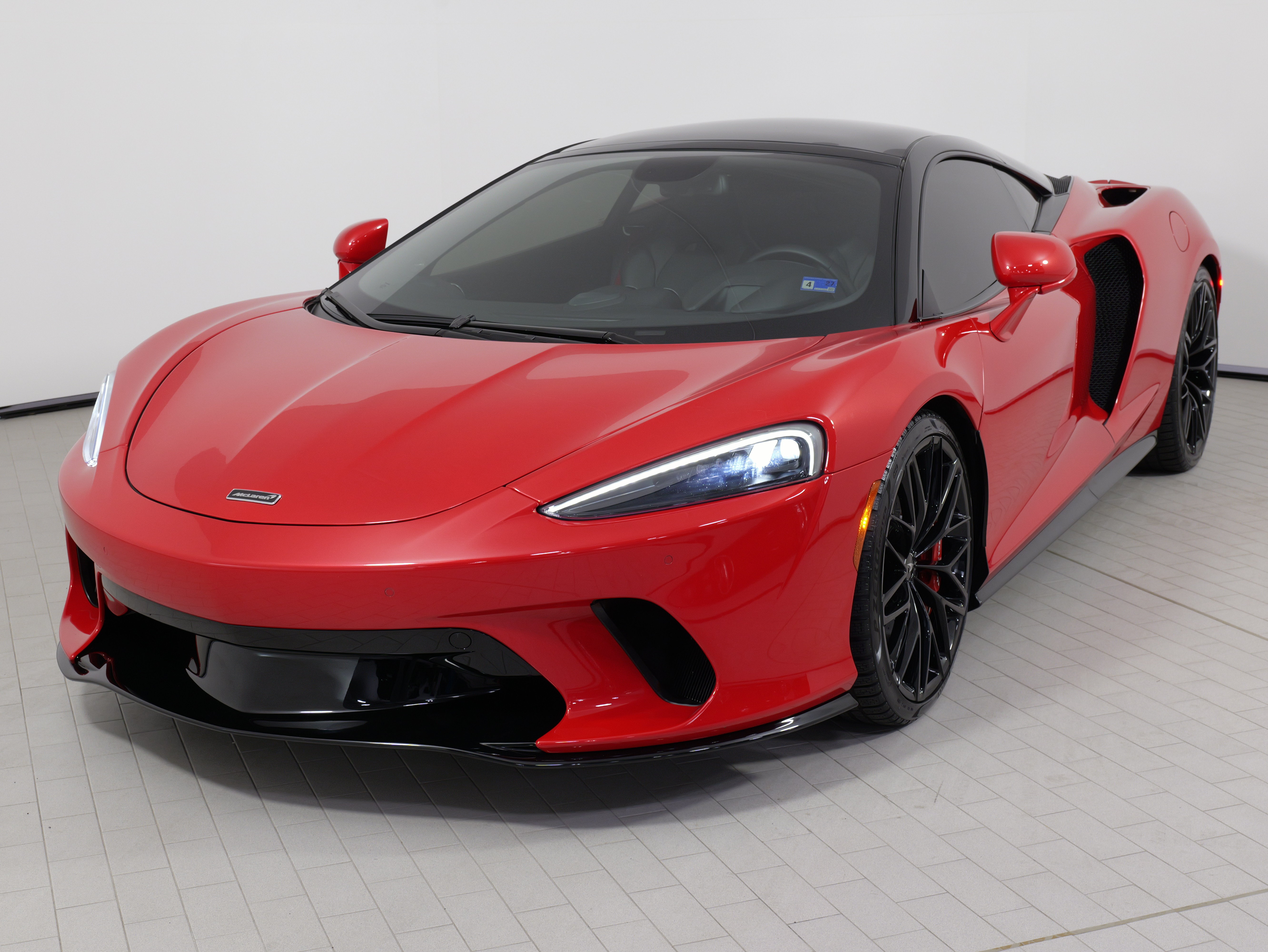 Used 2022 McLaren GT RWD image 4