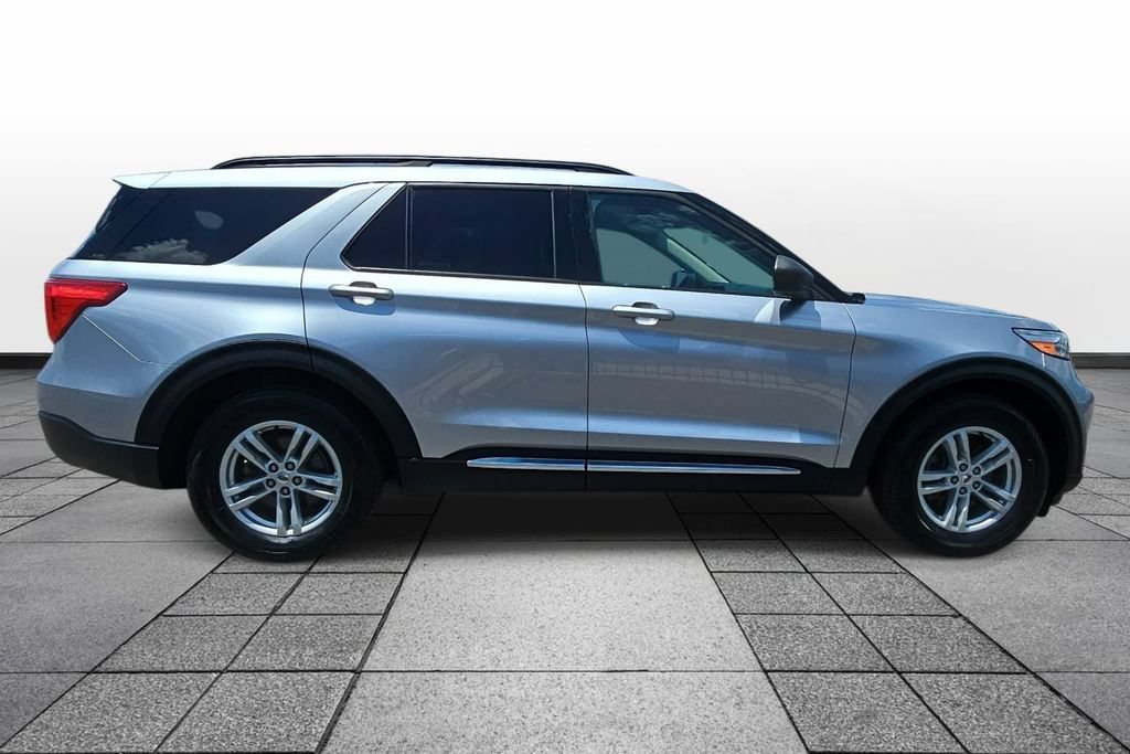 Used 2022 Ford Explorer XLT w/ Class IV Trailer Tow Package RWD image 4