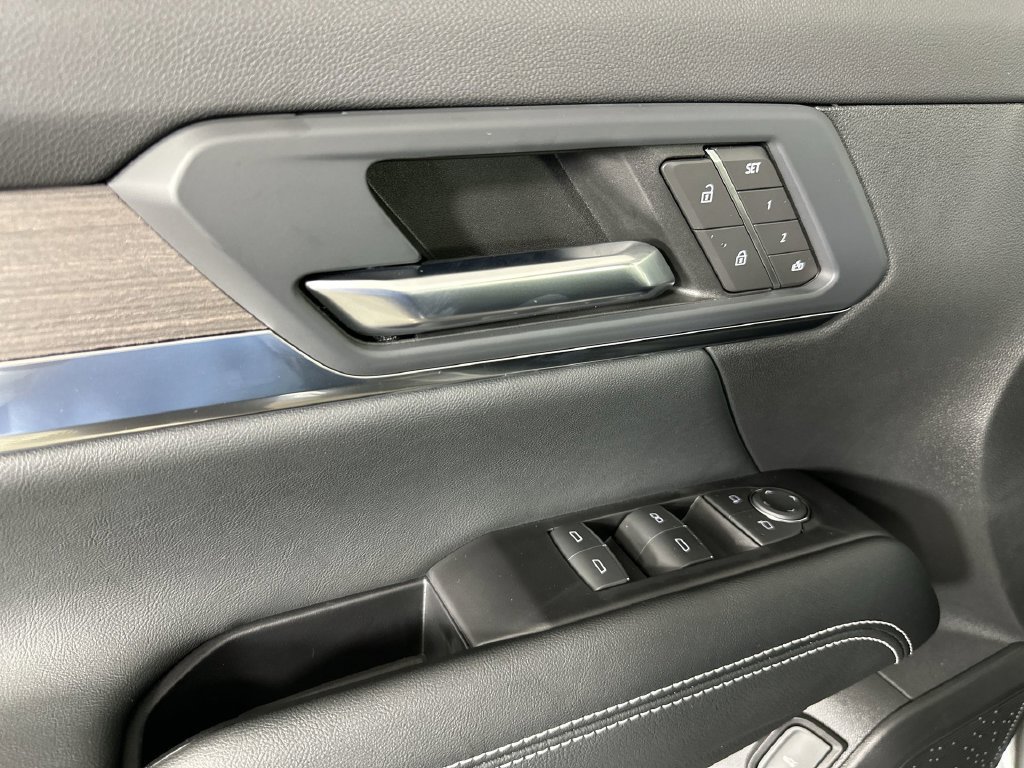 New 2027 GMC Terrain Denali w/ LPO, Floor Liner Package AWD/4WD image 25