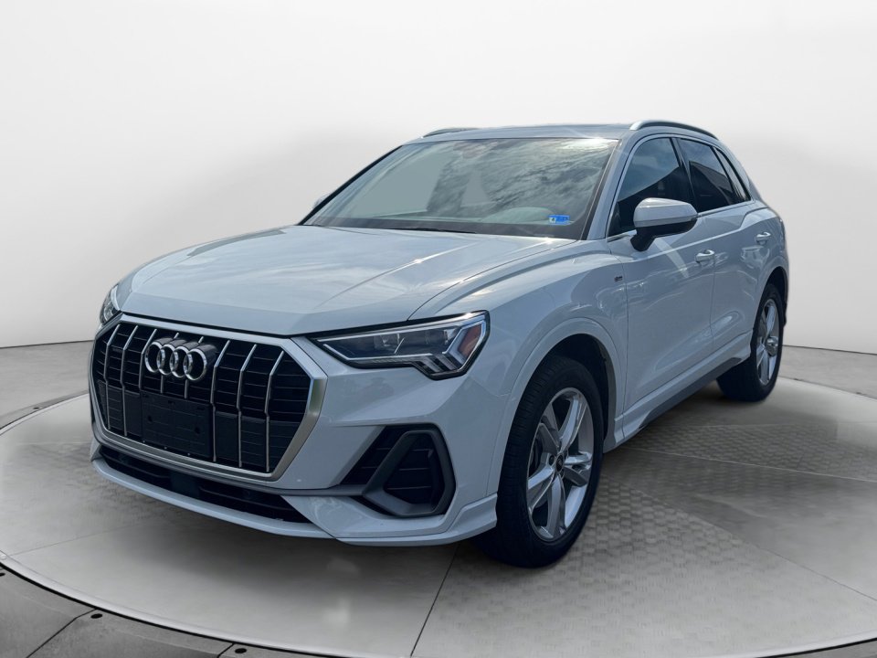 Used 2023 Audi Q3 2.0T Premium Plus AWD/4WD image 3