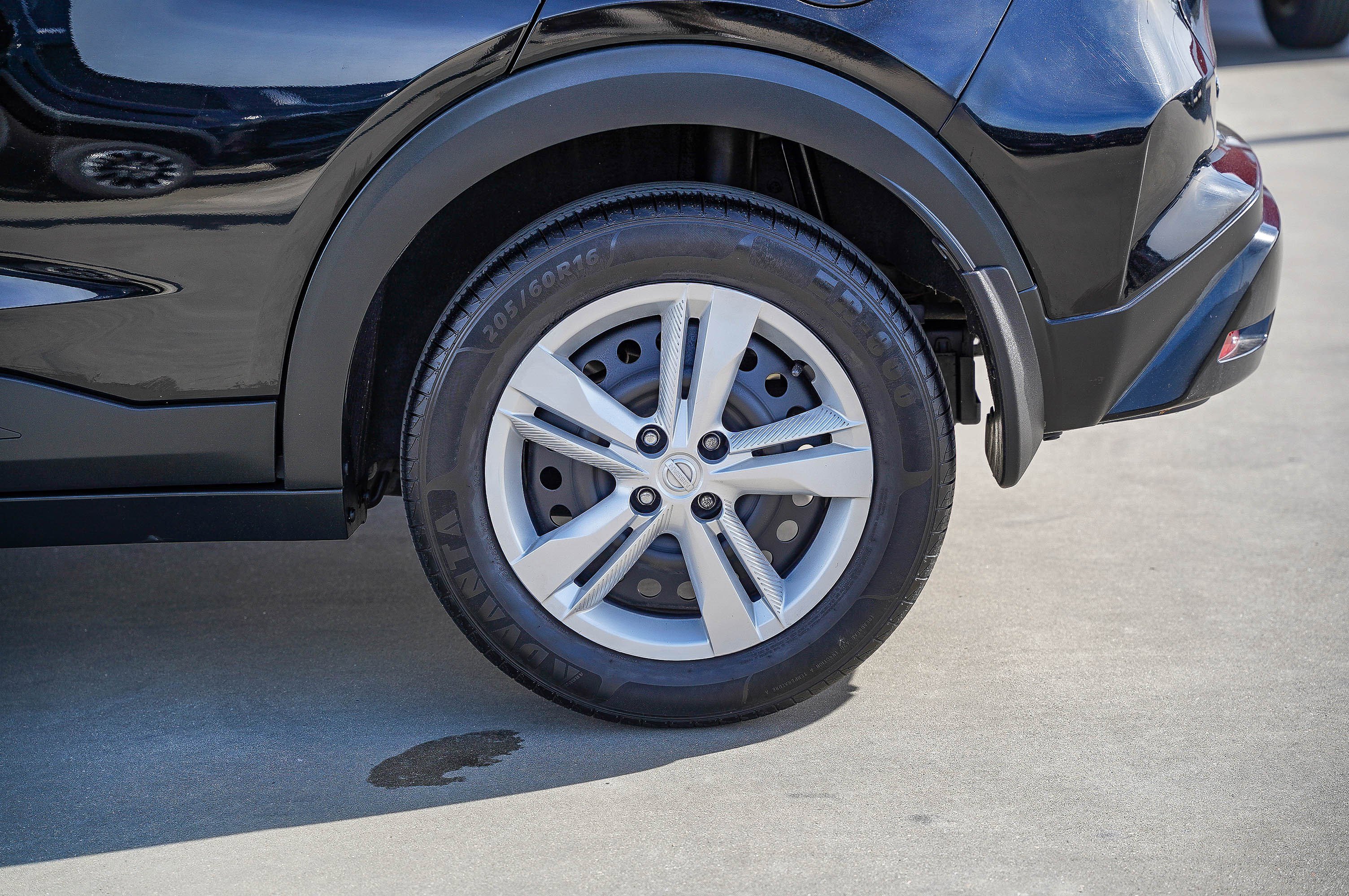 Used 2021 Nissan Kicks S image 8