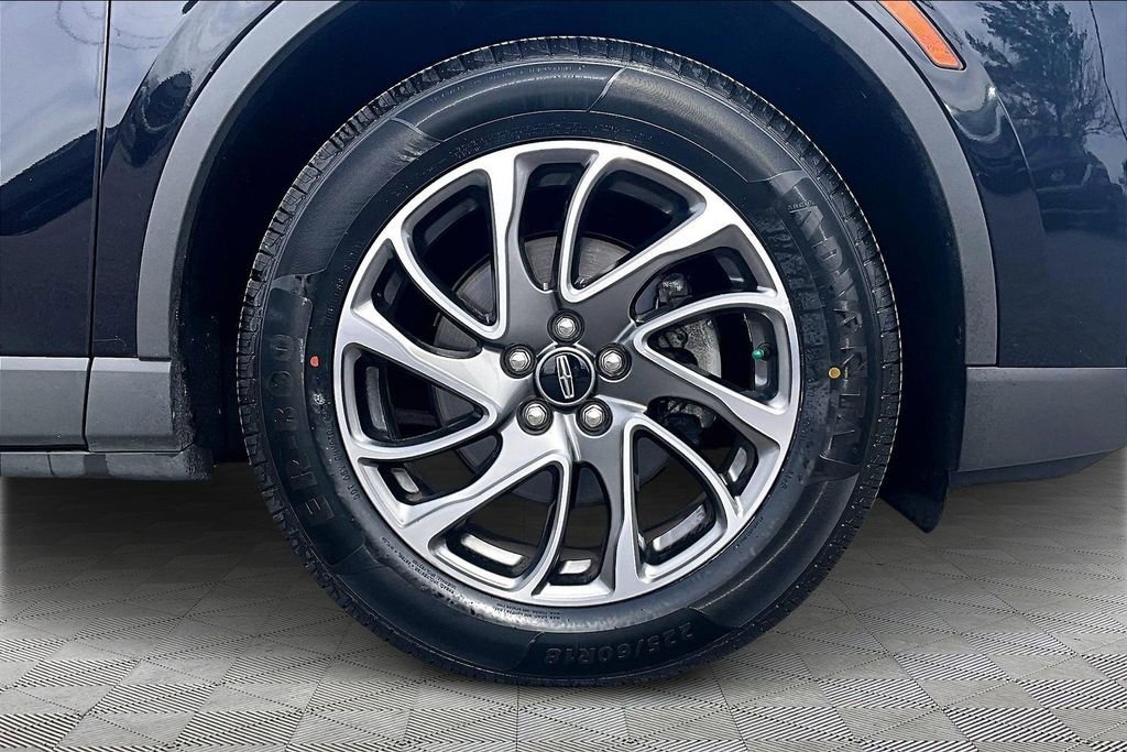 Used 2022 Lincoln Corsair AWD w/ Equipment Group 101A image 9