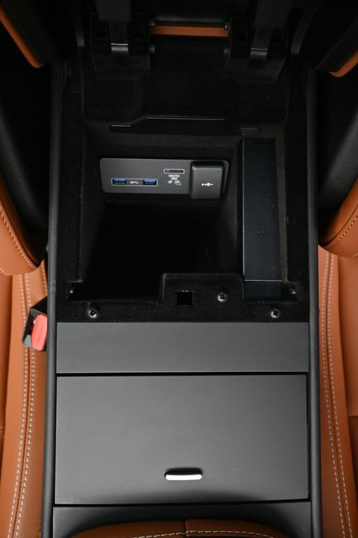 Used 2024 Jaguar F-TYPE R image 21