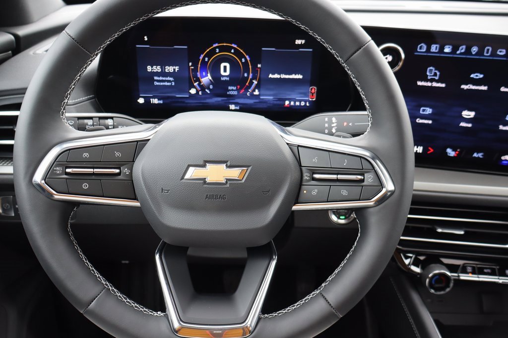 Used 2025 Chevrolet Traverse LT w/ Sun and Wheel Package image 6