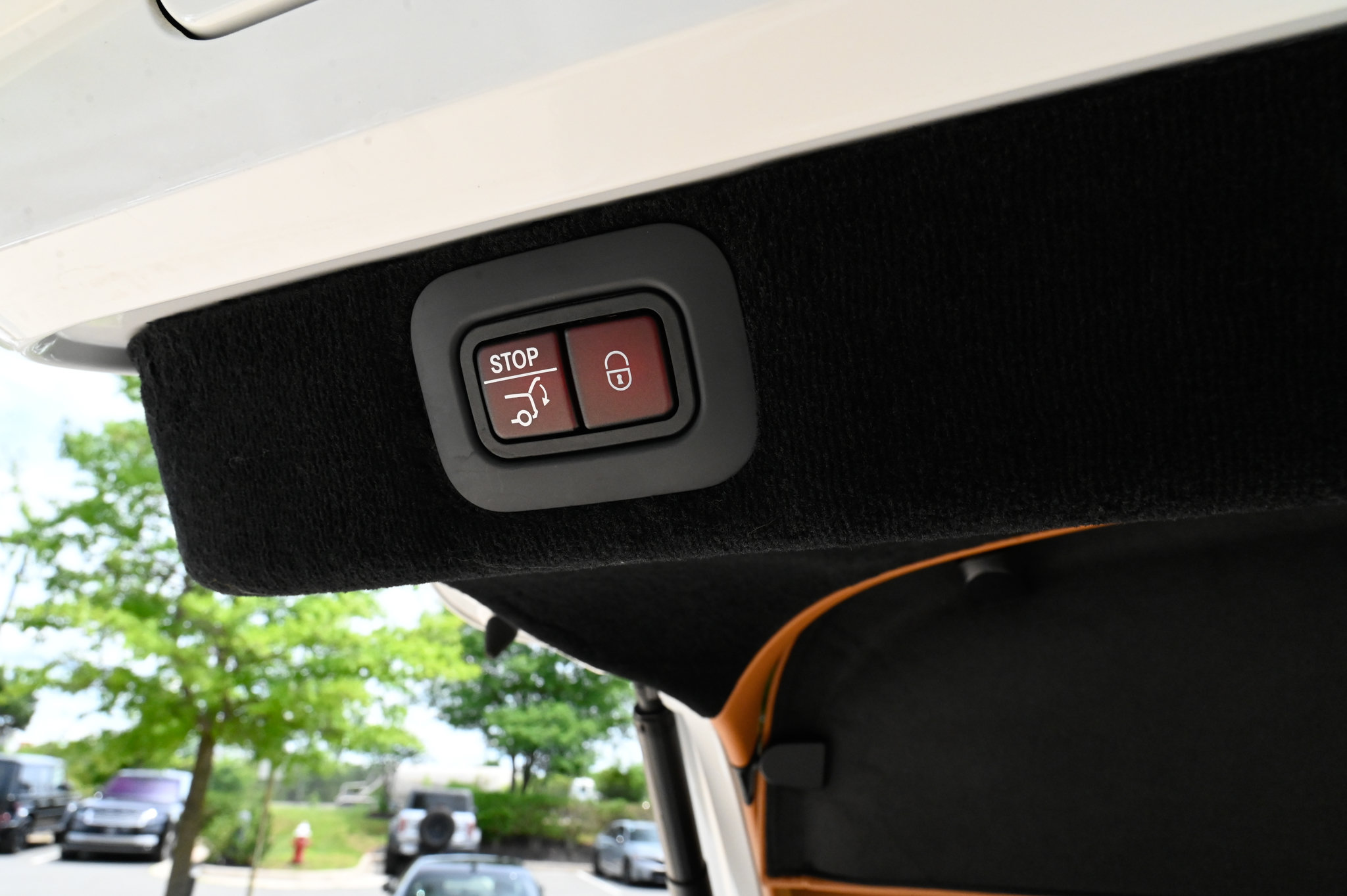 Used 2024 Aston Martin DBX AWD/4WD image 42