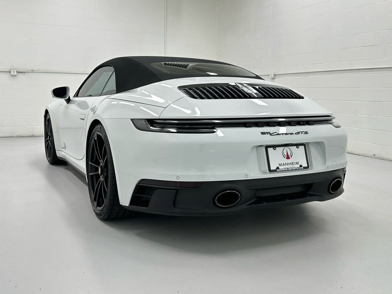 Used 2022 Porsche 911 Carrera GTS w/ Premium Package RWD image 15