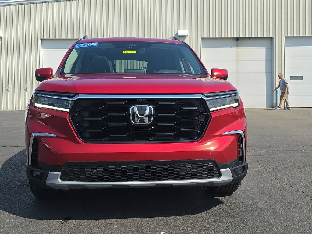 Certified 2025 Honda Pilot Elite image 2