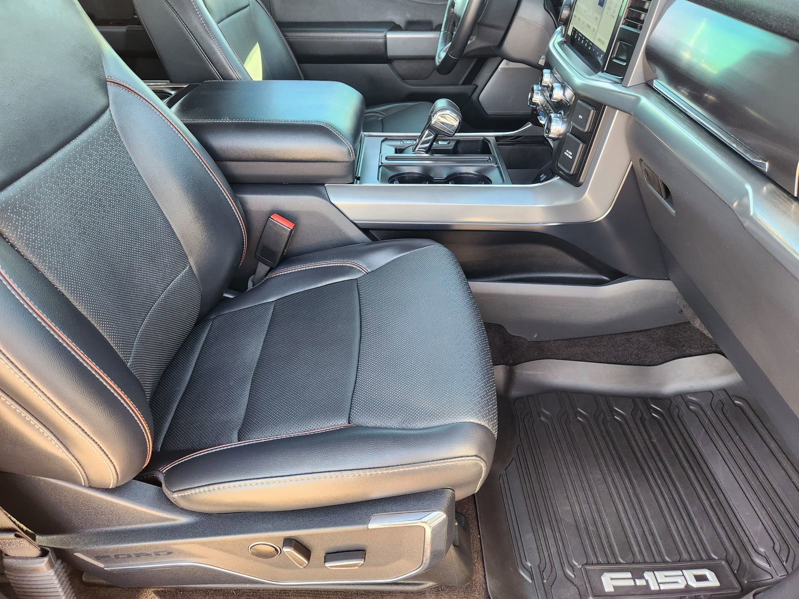 Used 2021 Ford F150 Lariat w/ Equipment Group 502A High image 17