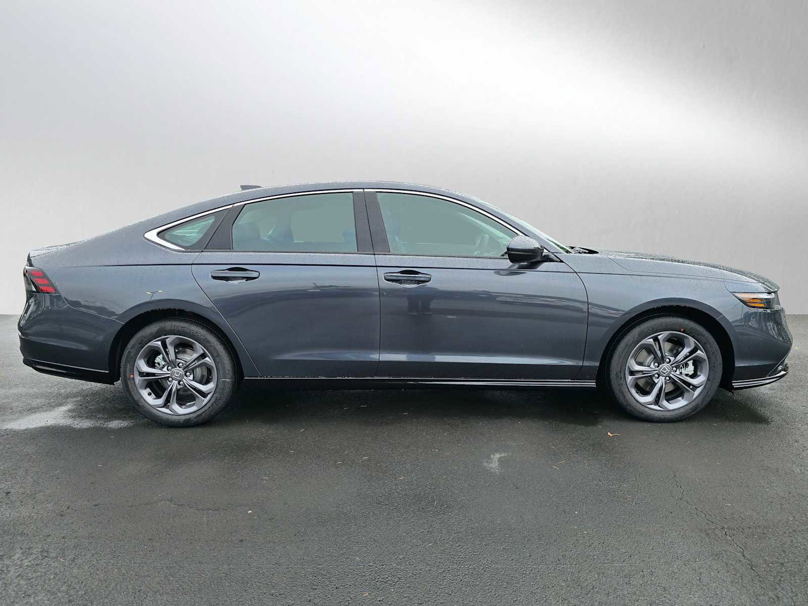 New 2025 Honda Accord EX-L image 2