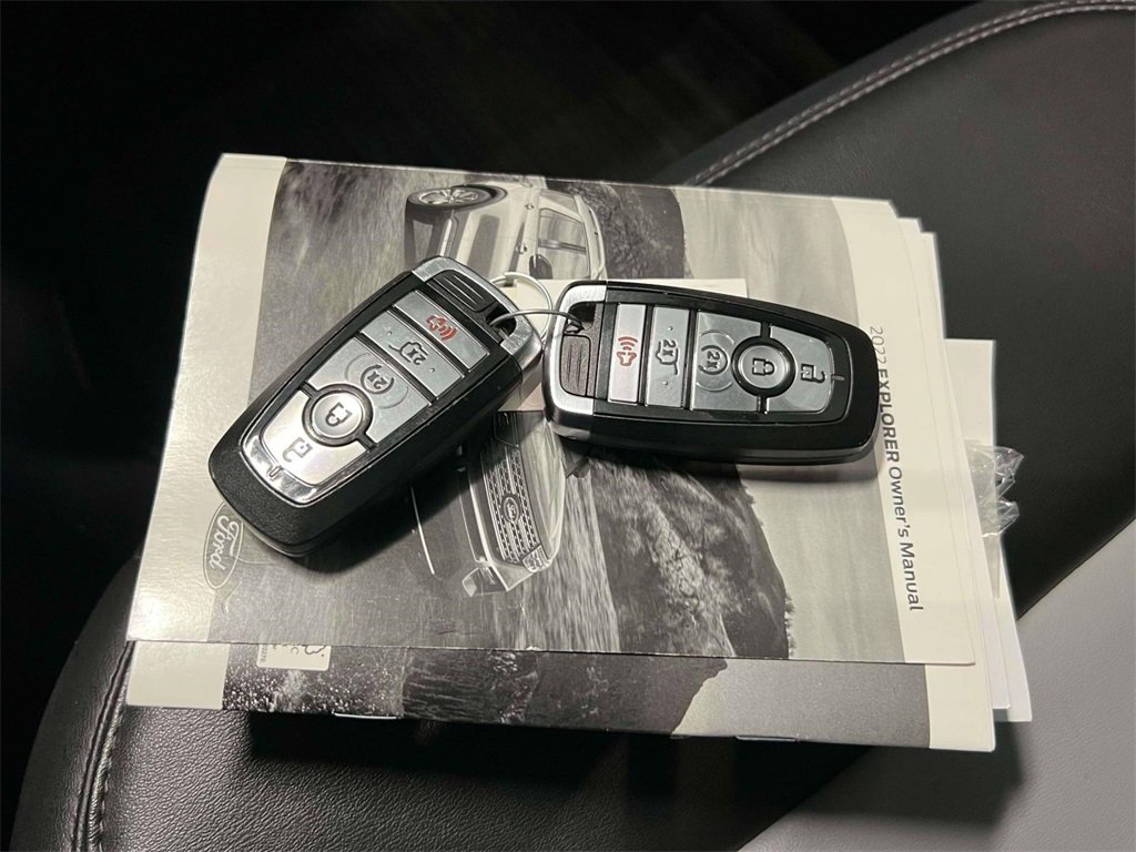 Used 2022 Ford Explorer XLT w/ Equipment Group 202A image 38